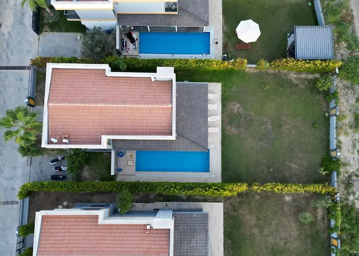Oezel Havuzlu Muestakil Lueks Villa