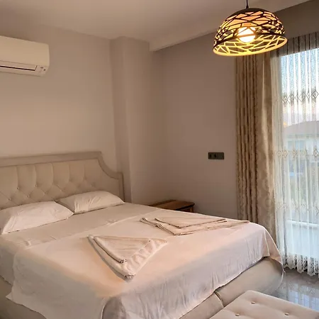 Oezel Havuzlu Muestakil Lueks Villa Kusadasi