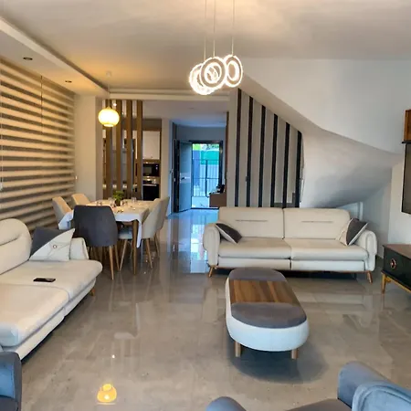 Villa Oezel Havuzlu Muestakil Lueks Kuşadası